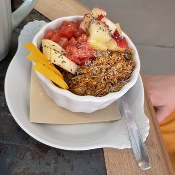 Almazen - Açaí - Cafeteria Near Me - Seville, SE