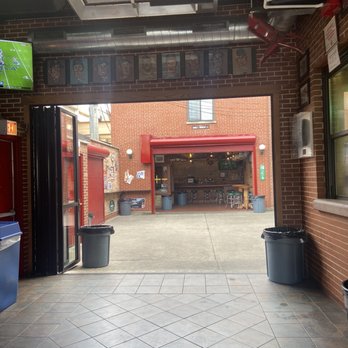 Murphy's Bleachers - Interior - Sports Bars Near Me - Chicago, Illinois Murphy's Bleachers - Interior - Sports Bars Near Me - Chicago, Illinois