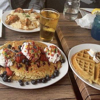 Mom's Kitchen & Bar - BEDROCK PANCAKES, SHRIMP & CHEESY GRITS - Bars Near Me - Astoria, New York