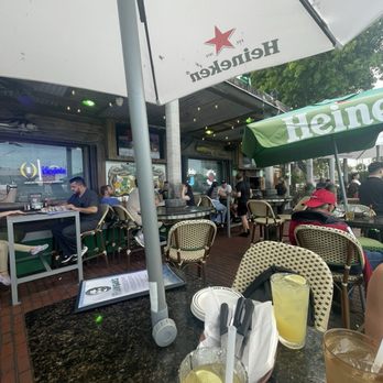 Flanigan's - Kendall - Outdoor area - Seafood Near Me - Miami, Florida