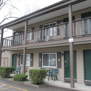 Kancamagus Lodge - The West Lodge - Hotels Near Me - Lincoln, New Hampshire