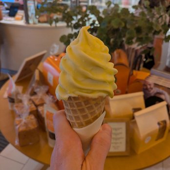Papa d’Amour - @endoedibles on Instagram 09/05/26 BUTTER VANILLA SOFT SERVE - organic A2 vanilla milk soft serve, Isigny Ste. Mère French butter shell - Bakeries Near Me - New York, New York