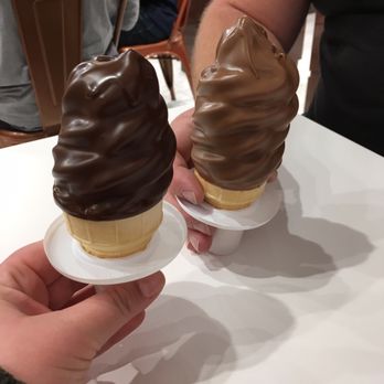 Chocolato - small vanilla with hazelnut dip on left, medium vanilla with salted caramel on right. - Desserts Near Me - Quebec City, Quebec