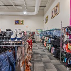 Plato's Closet - Brookfield