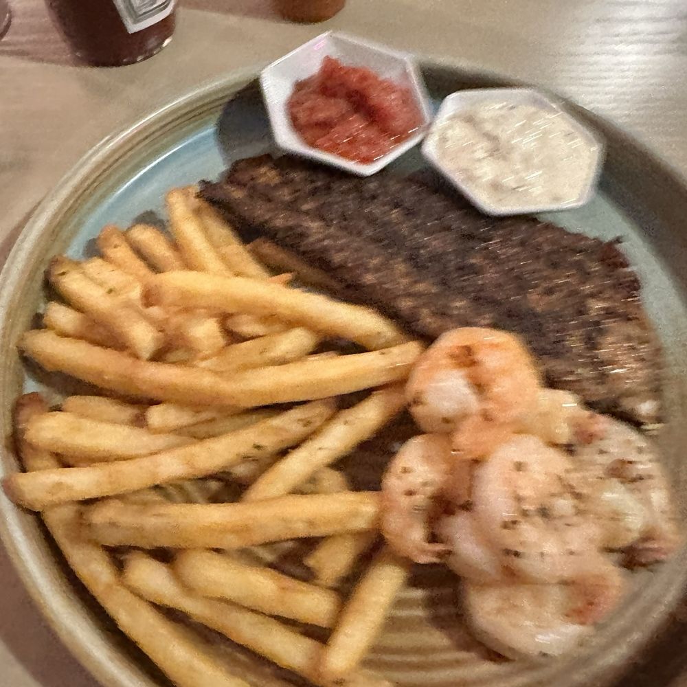 Fizzy Jane's - Blackened Red Drum and grilled Shrimp - New American Near Me - Southport, North Carolina