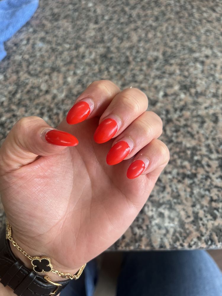 Super Top Nails Logo