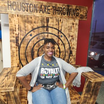 Houston Axe Throwing - Queen of the Axes - Axe Throwing Near Me - Houston, Texas