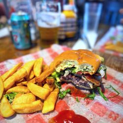 Have A Cow Urban Farm Store and Cafe - 5oz burger w bacon