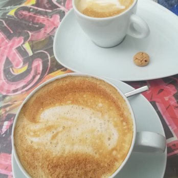 Die Eismacher - Großer und kleiner Cappuccino - Ice Cream & Frozen Yogurt Near Me - Volkach, BY