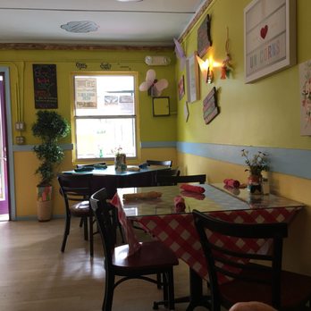 Daydreamers - Inside seating but also have outdoor seating. - Breakfast & Brunch Near Me - Safety Harbor, Florida