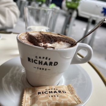Au Roi du Café - Cappuccino - Bistros Near Me - Paris, 75 Au Roi du Café - Cappuccino - Bistros Near Me - Paris, 75