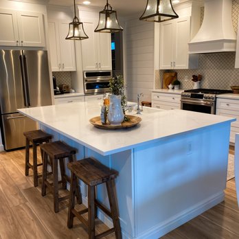 Affordable Interiors - a large kitchen with a center island - Countertop Installation Near Me - Tacoma, Washington Affordable Interiors - a large kitchen with a center island - Countertop Installation Near Me - Tacoma, Washington
