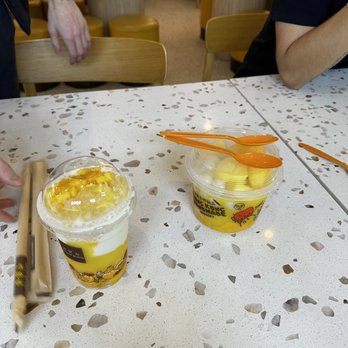 Hui Lau Shan - Desserts Near Me - Houston, Texas