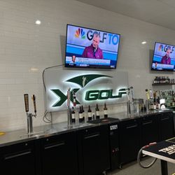 X-Golf Canton - Bar area