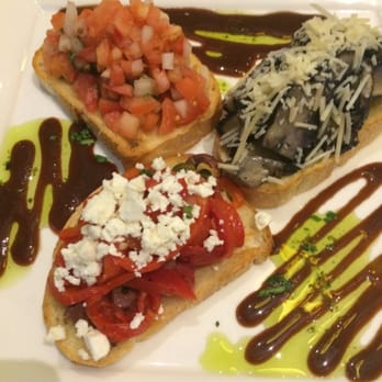 Cafe Julia - Bruschetta trio - Cafes Near Me - Honolulu, Hawaii