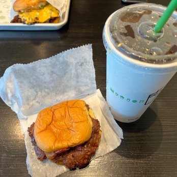 Shake Shack Austin, South Lamar - Just a burger - Burgers Near Me - Austin, Texas Shake Shack Austin, South Lamar - Just a burger - Burgers Near Me - Austin, Texas