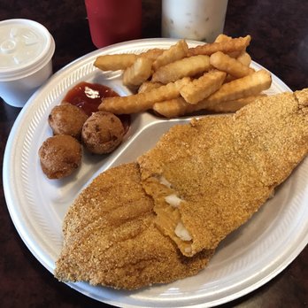 BIG T’S Seafood Restaurant - Fried Flounder Dinner - American Near Me - Grovetown, Georgia