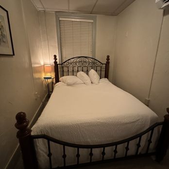 James Buchanan Hotel - Our room in the "suite." You have to shuffle sideways to get into bed. - Hotels Near Me - Mercersburg, Pennsylvania