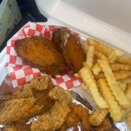 20 Piece Fish, 20 Piece Medium Shrimps and 10 Hush Puppies and 2 Kinds of Fish Family Special Plate