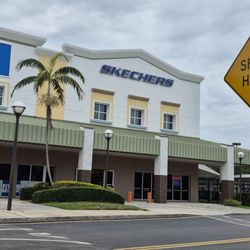 SKECHERS Warehouse Outlet