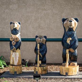 Black Bear Diner Fresno - Bear statues outside - Diners Near Me - Fresno, California Black Bear Diner Fresno - Bear statues outside - Diners Near Me - Fresno, California