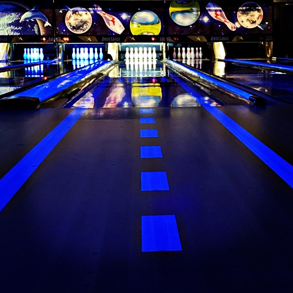 Ernst Lanes Logo