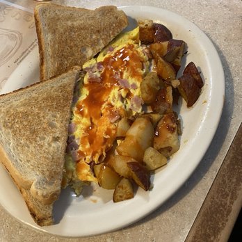Christopher's Restaurant - Ham Scramble - Breakfast & Brunch Near Me - Reading, Massachusetts