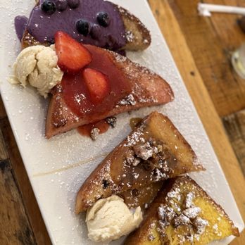 Batter & Berries - French Toast Flight - Breakfast & Brunch Near Me - Chicago, Illinois Batter & Berries - French Toast Flight - Breakfast & Brunch Near Me - Chicago, Illinois