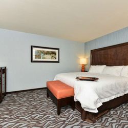 Hampton Inn Corning/Painted Post - Guest room