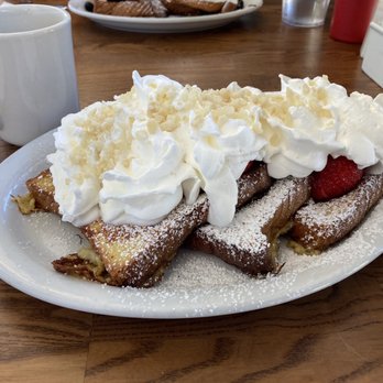 Eggs 'n Things - Hawaiian Sweet Bread French Toast - Breakfast & Brunch Near Me - Honolulu, Hawaii