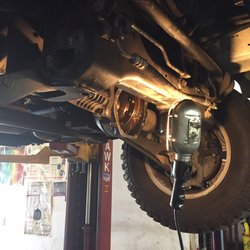 Front differential cover off on my 2005 Jeep Grand Cherokee 4.7.