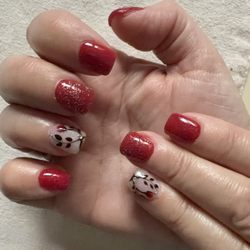 Mari Nails & Spa - Nail art--exactly what I wanted. Great detail.