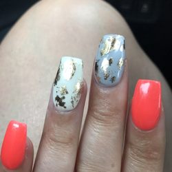Lifestyles Nail Bar - My manicure by Ella. Dip nails plus foils.