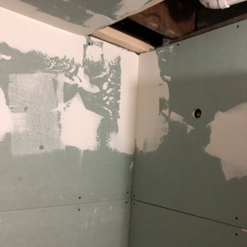Johnny Fixit - Left the bathroom shower like this after we paid him and he quit. - Handyman Near Me - Buffalo, New York