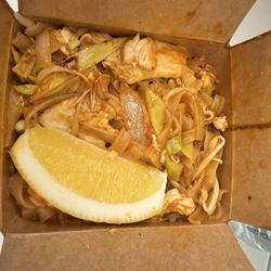 Thai Container - Chicken pad Thai