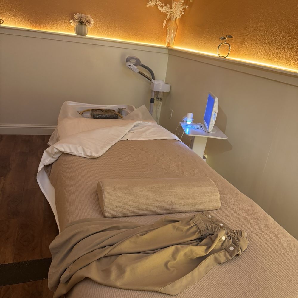 Clevenate Scalp Oasis - Day Spas Near Me - Roseville, California Clevenate Scalp Oasis - Day Spas Near Me - Roseville, California