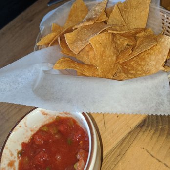 Jose Tejas - Nachos and Salsa - Cajun/Creole Near Me - Iselin, New Jersey