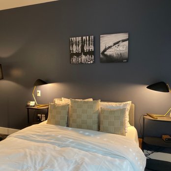 Gravity Haus Truckee Tahoe - Hotels Near Me - Truckee, California Gravity Haus Truckee Tahoe - Hotels Near Me - Truckee, California