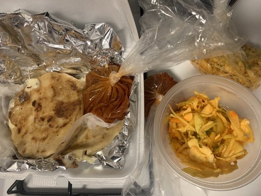 Pupuseria Mana by null