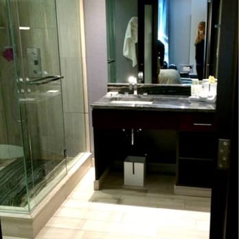Ivy Hotel - Bathroom - Hotels Near Me - Chicago, Illinois Ivy Hotel - Bathroom - Hotels Near Me - Chicago, Illinois