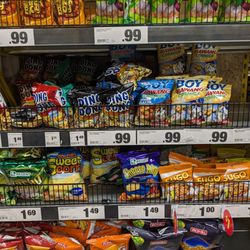 Francois No Frills - Snacks