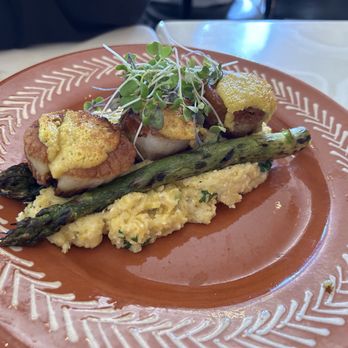 Petiscos - Seared scallop with curry crust - Portuguese Near Me - San Jose, California Petiscos - Seared scallop with curry crust - Portuguese Near Me - San Jose, California