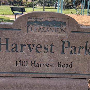Harvest Park - Signage in front of children's play area - Playgrounds Near Me - Pleasanton, California