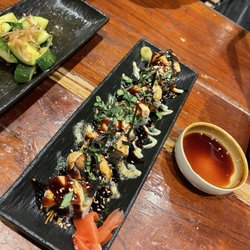 Osaka Castle El Nido - Seared cooked salmon sushi