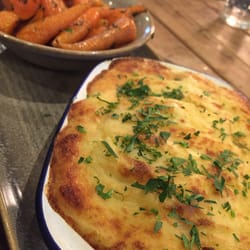 The Sun Inn - Pie of the week - gammon, leek and cheese, topped with mash and a side of carrots