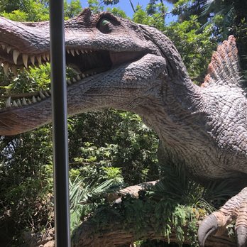 Studio Tour - One of the dinosaurs that pops out (this may have been the one that spat at us haha) - Amusement Parks Near Me - Universal City, California Studio Tour - One of the dinosaurs that pops out (this may have been the one that spat at us haha) - Amusement Parks Near Me - Universal City, California