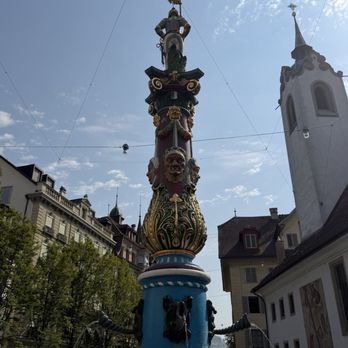 Peterskapelle - It's safe to drink the water - Churches Near Me - Luzern, LU