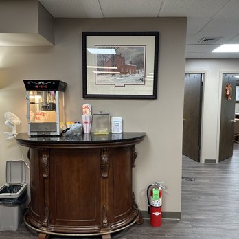 Salon Iaomo - Free popcorn - Hair Salons Near Me - Pittsburgh, Pennsylvania Salon Iaomo - Free popcorn - Hair Salons Near Me - Pittsburgh, Pennsylvania