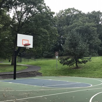 Hillcrest Park - Parks Near Me - Rockville, Maryland