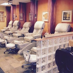 Nail Gallery On the Ponds